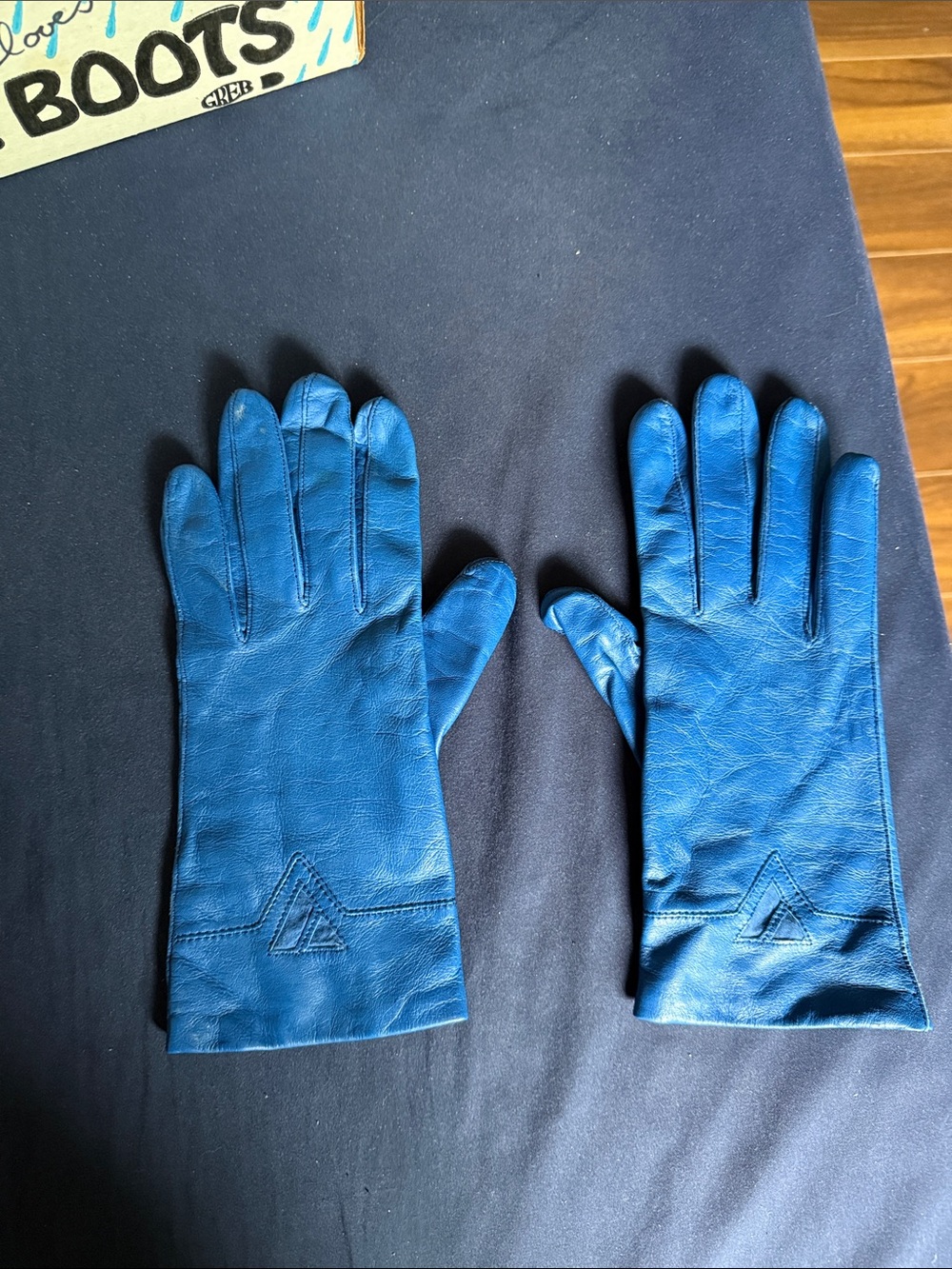 Liz Claiborne Leather Gloves